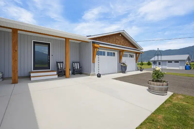2707 MARION ROAD - photo 2 of 40