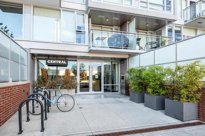 2101 1618 QUEBEC STREET - photo 3 of 25