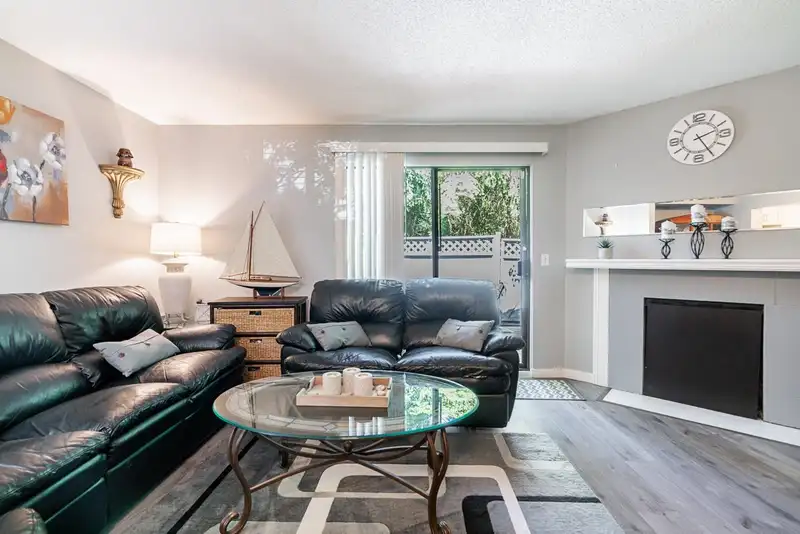 141 13702 67 AVENUE - photo 1 of 26