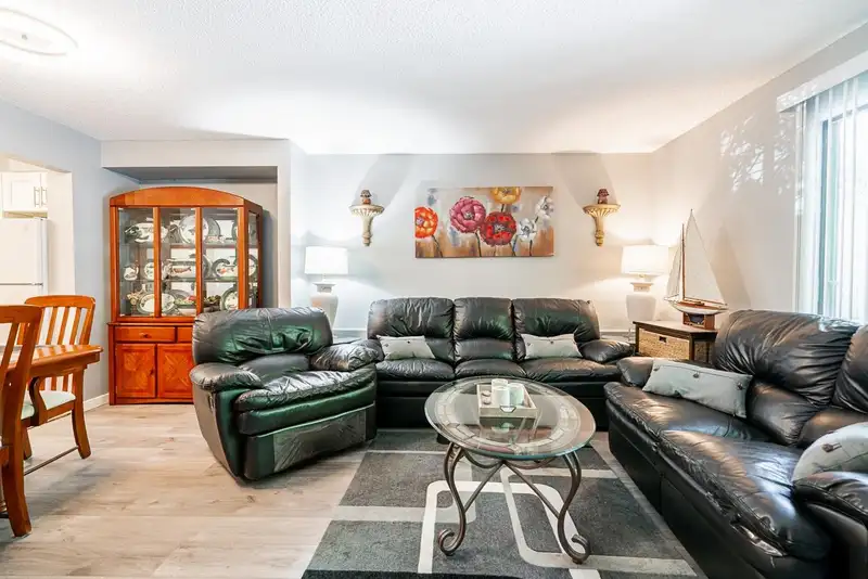 141 13702 67 AVENUE - photo 3 of 26