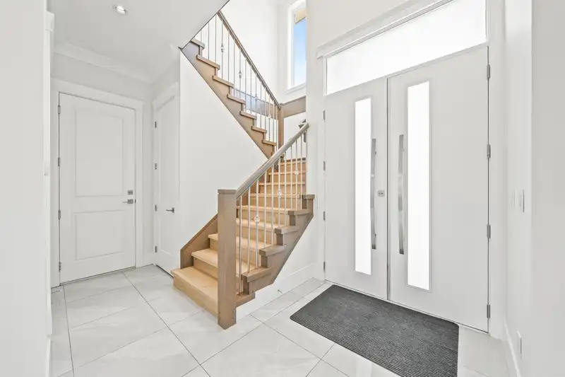 6114 49B AVENUE - photo 2 of 38