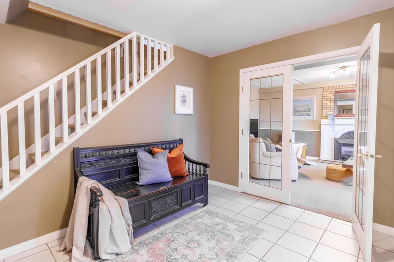 3361 VIEWMOUNT PLACE - photo 2 of 24