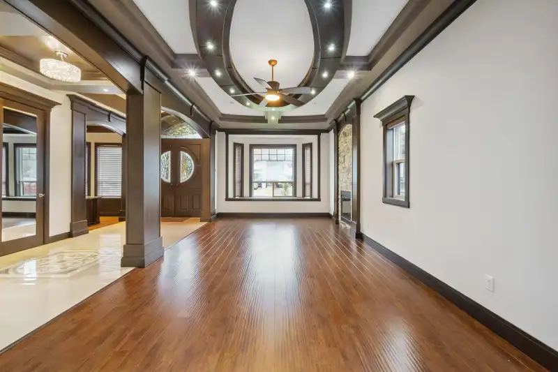 13883 77A AVENUE - photo 3 of 40