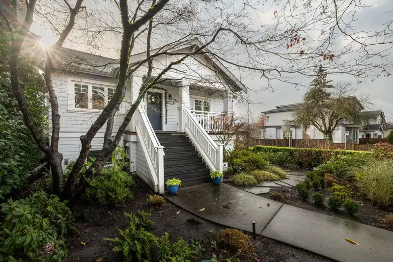 3696 W 2ND AVENUE - photo 1 of 37