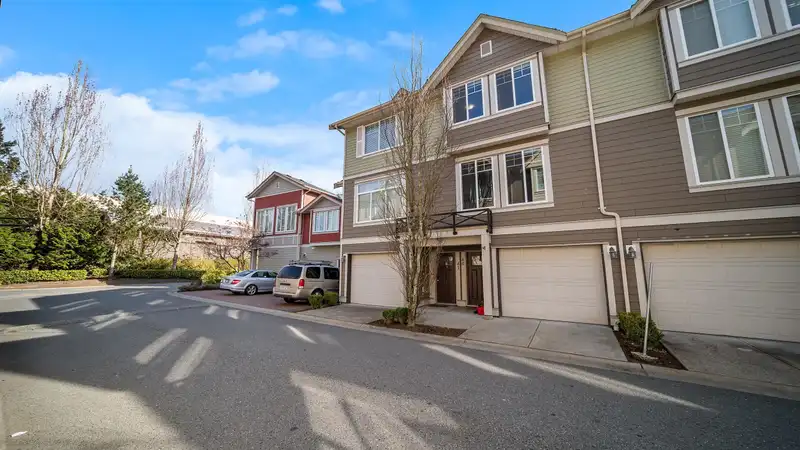 40 15399 GUILDFORD DRIVE - photo 1 of 19