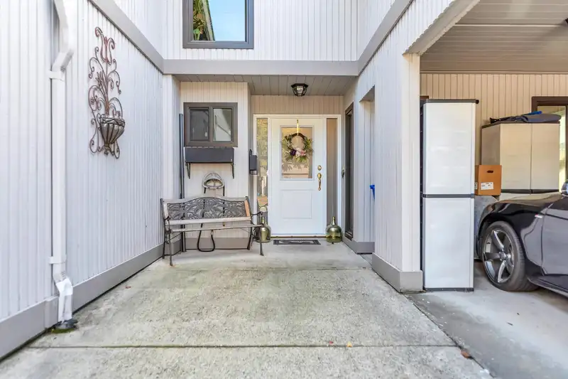 11 5600 LADNER TRUNK ROAD - photo 2 of 36