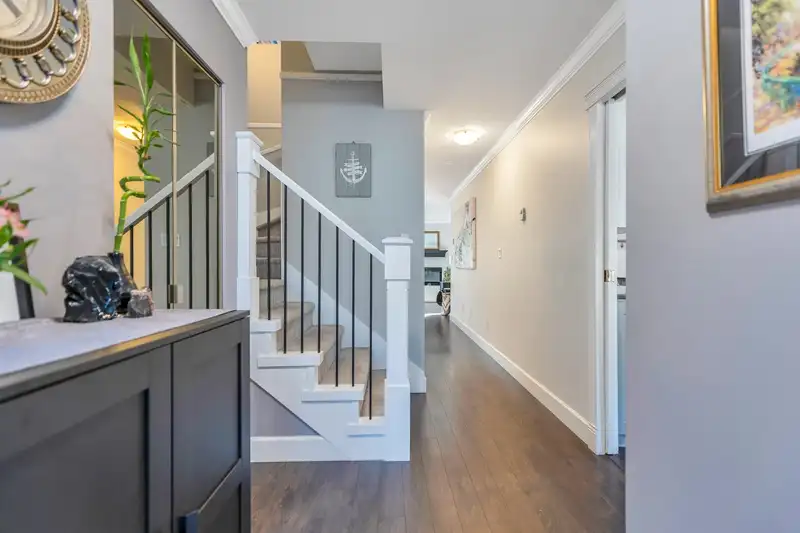 11 5600 LADNER TRUNK ROAD - photo 4 of 36