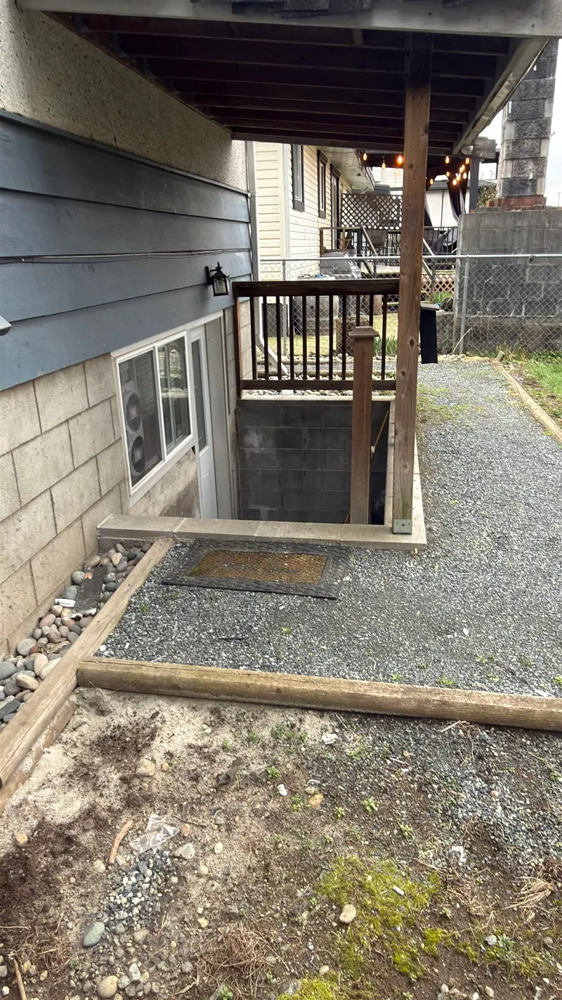 2797 PRINCESS STREET - photo 3 of 13