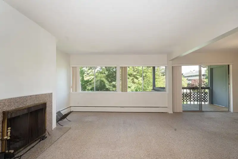 842 WESTVIEW CRESCENT - photo 2 of 39