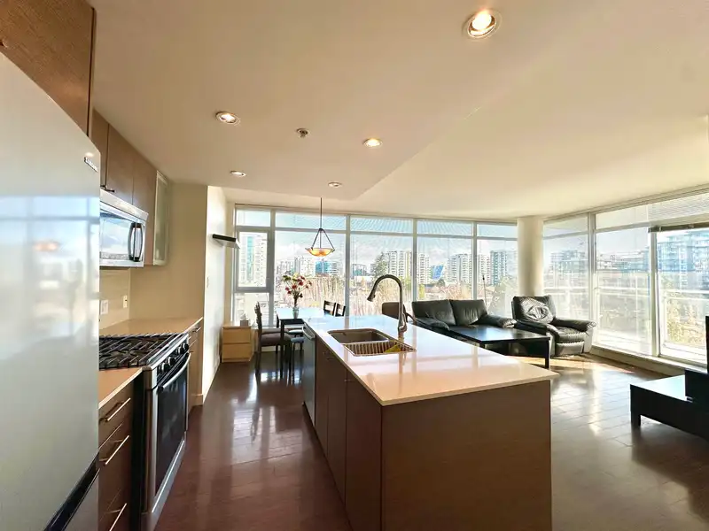 903 7373 WESTMINSTER HIGHWAY - photo 1 of 29