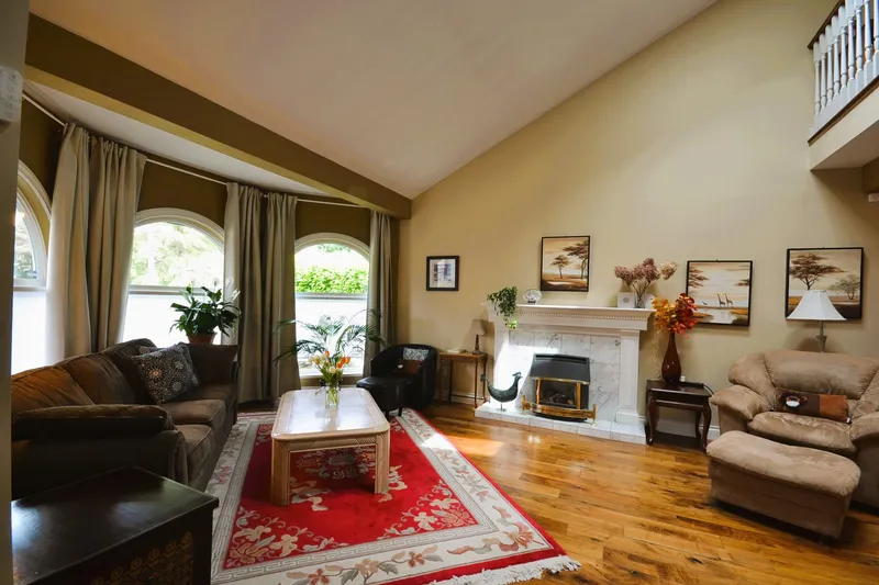 15 PARKWOOD PLACE - photo 3 of 25