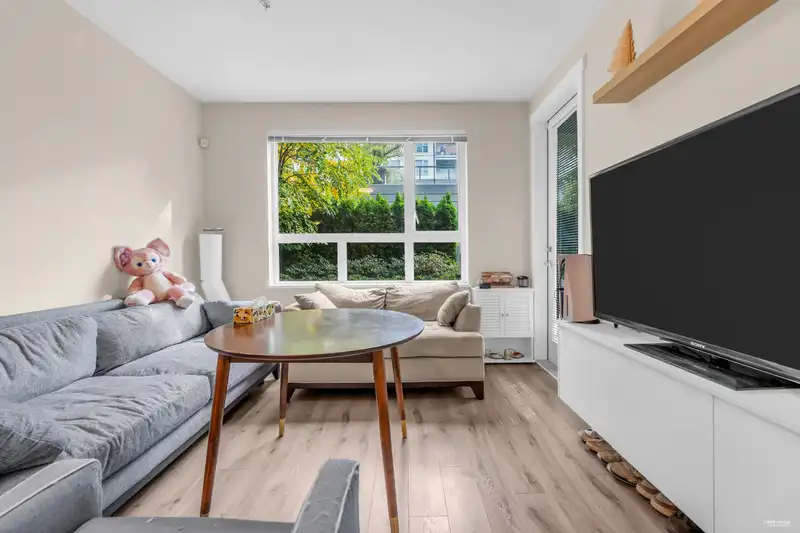 120 9213 ODLIN ROAD - photo 3 of 32