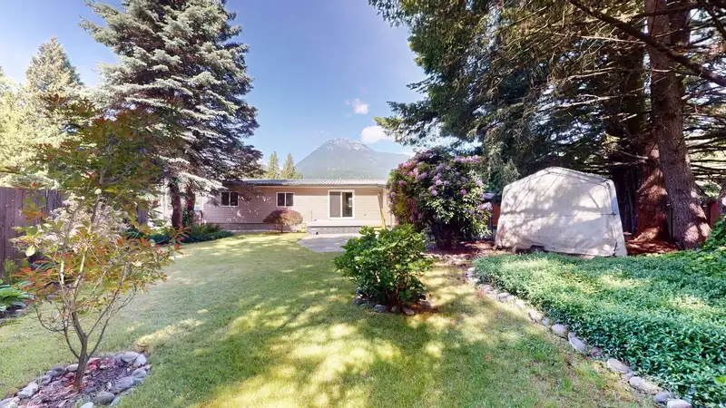 91 1830 MAMQUAM ROAD - photo 2 of 36