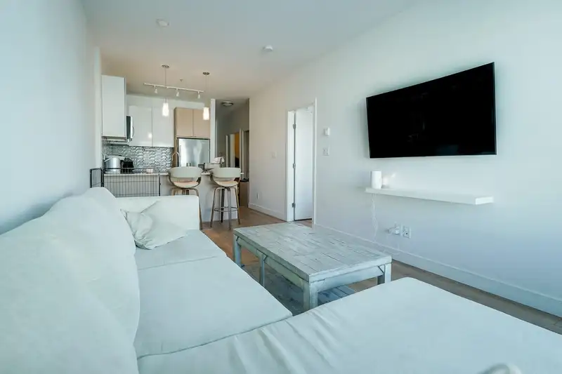 414 19567 64 AVENUE - photo 1 of 21