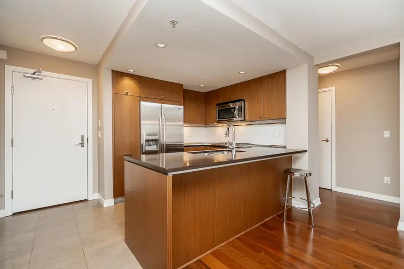 303 2950 KING GEORGE BOULEVARD - photo 2 of 25