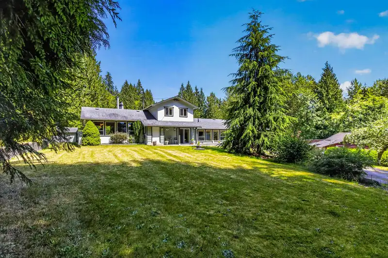 9676 WOLFE STREET - photo 1 of 40