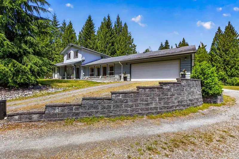 9676 WOLFE STREET - photo 2 of 40