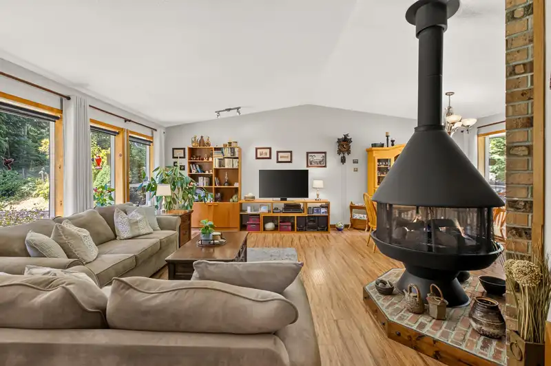 9676 WOLFE STREET - photo 4 of 40