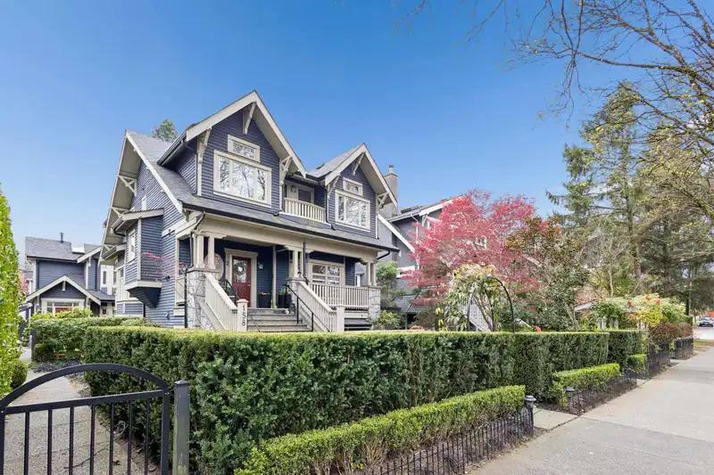 2 158 W 13TH AVENUE - photo 1 of 33