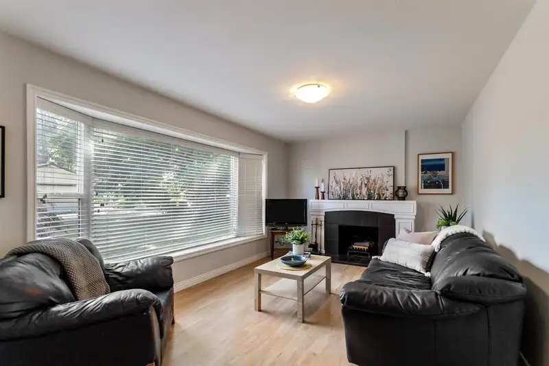 1244 ROSEWOOD CRESCENT - photo 1 of 24