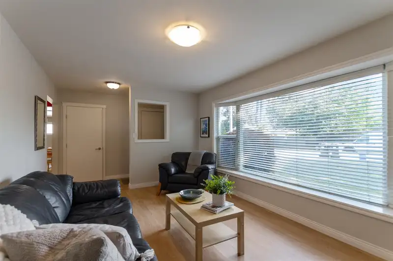 1244 ROSEWOOD CRESCENT - photo 2 of 24