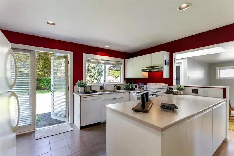 1244 ROSEWOOD CRESCENT - photo 3 of 24