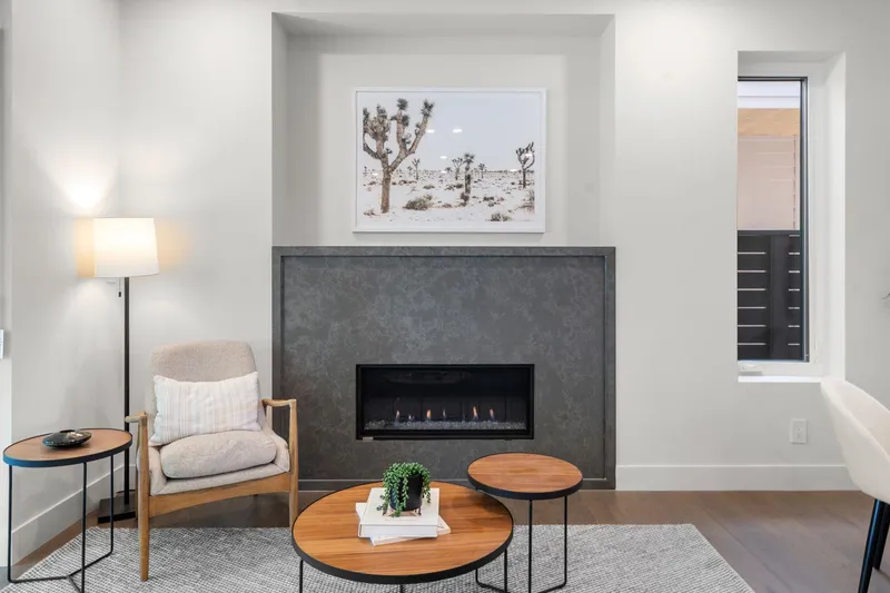 1 638 E 46TH AVENUE - photo 3 of 25