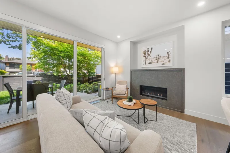 1 638 E 46TH AVENUE - photo 4 of 25