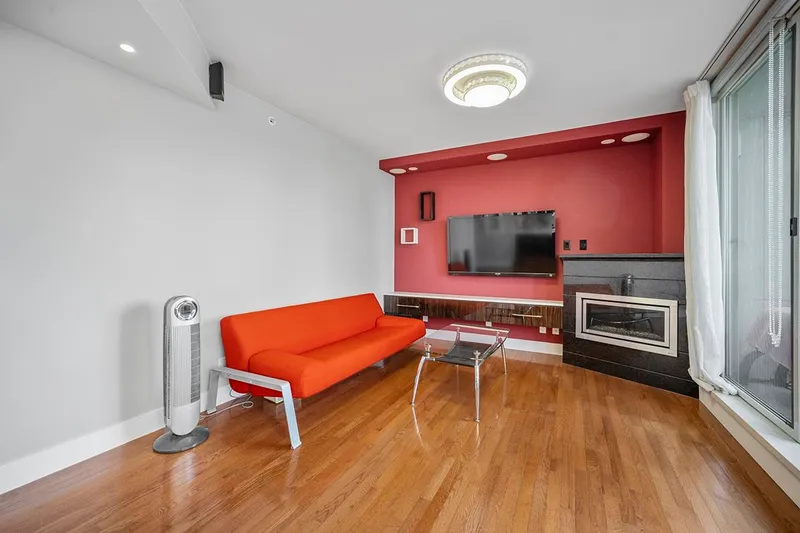 PH1003 1288 MARINASIDE CRESCENT - photo 3 of 25