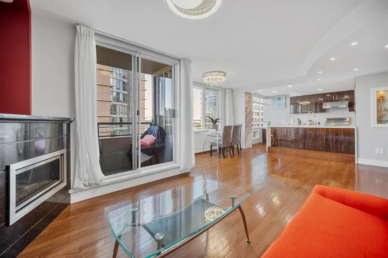 PH1003 1288 MARINASIDE CRESCENT - photo 4 of 25