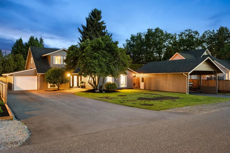 22806 RENNIE AVENUE - photo 2 of 25