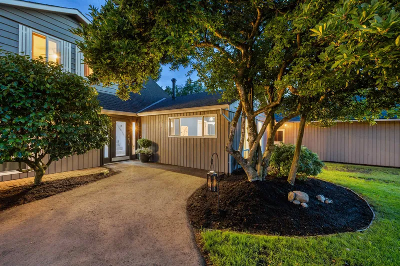 22806 RENNIE AVENUE - photo 3 of 25