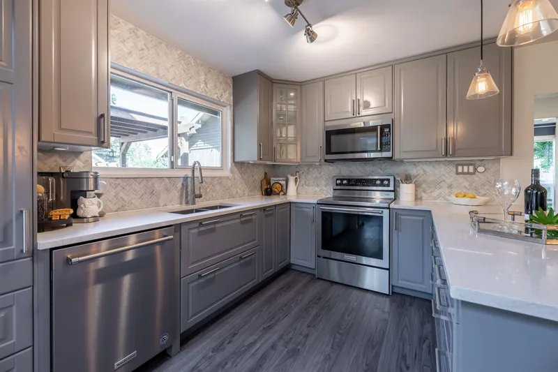 22806 RENNIE AVENUE - photo 4 of 25