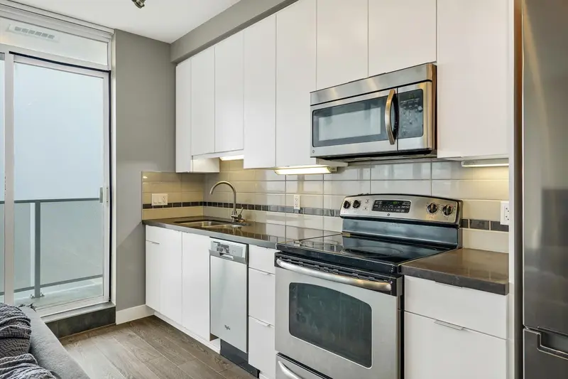 708 9025 HIGHLAND COURT - photo 2 of 21