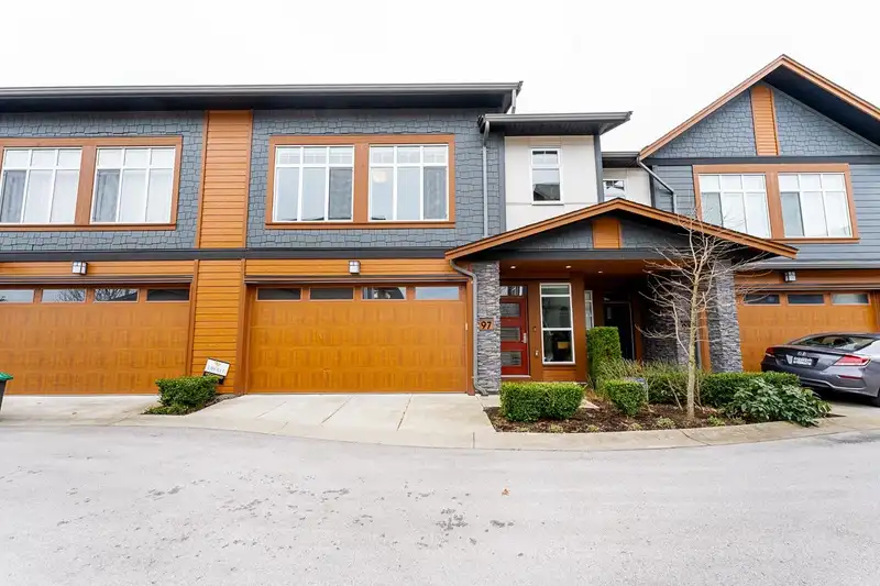 97 17033 FRASER HIGHWAY - photo 1 of 39