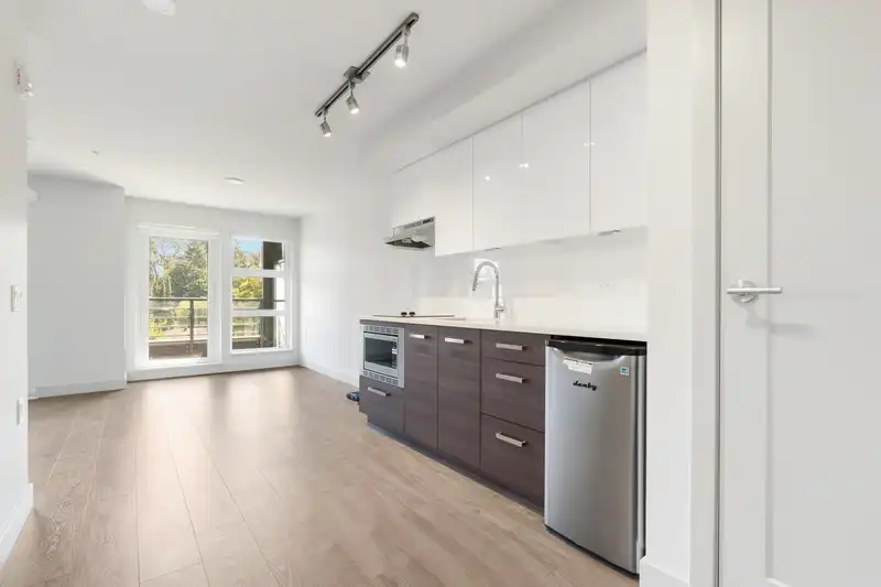 330 10928 132 STREET - photo 4 of 21