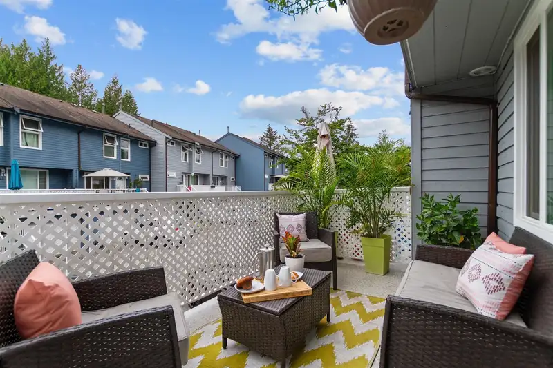 513 CARLSEN PLACE - photo 2 of 30