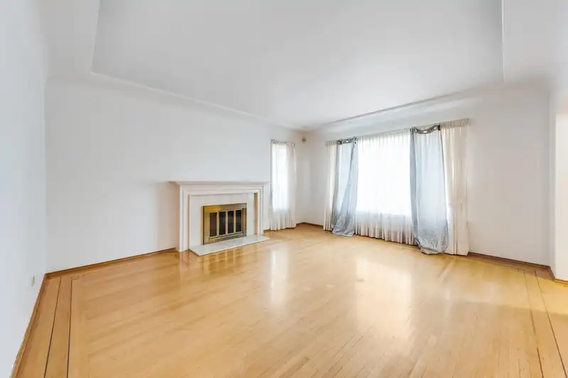 2804 EUCLID AVENUE - photo 3 of 36