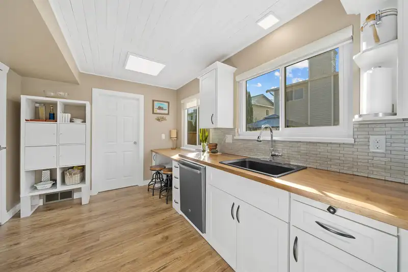 124 11255 HARRISON STREET - photo 2 of 15