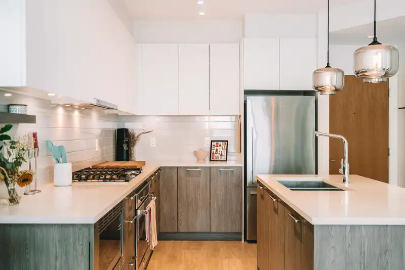 206 615 E 3RD STREET - photo 3 of 22