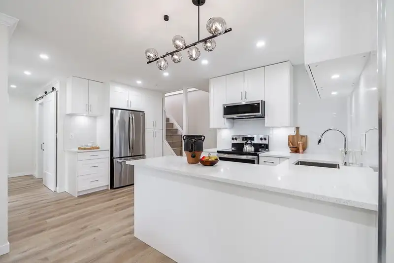 2520 GORDON AVENUE - photo 4 of 16