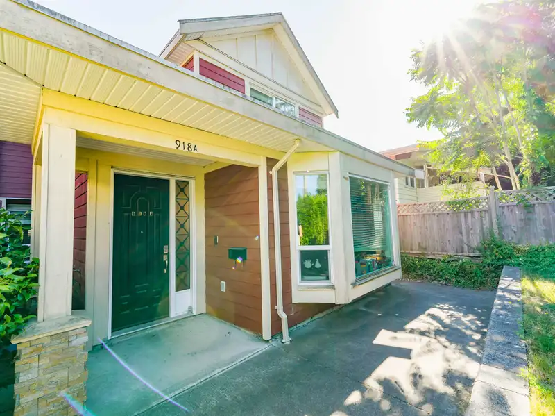 A 918 DELESTRE AVENUE - photo 2 of 40