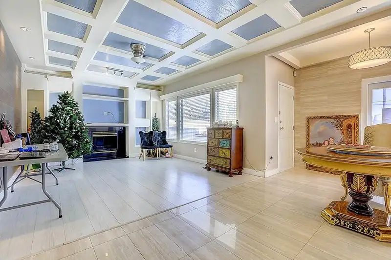 5508 CORNWALL DRIVE - photo 2 of 20