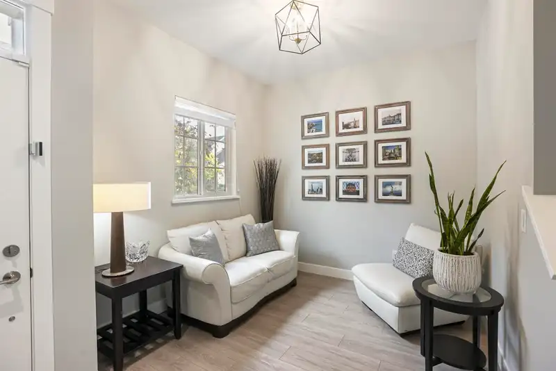 16 7979 152 STREET - photo 3 of 36