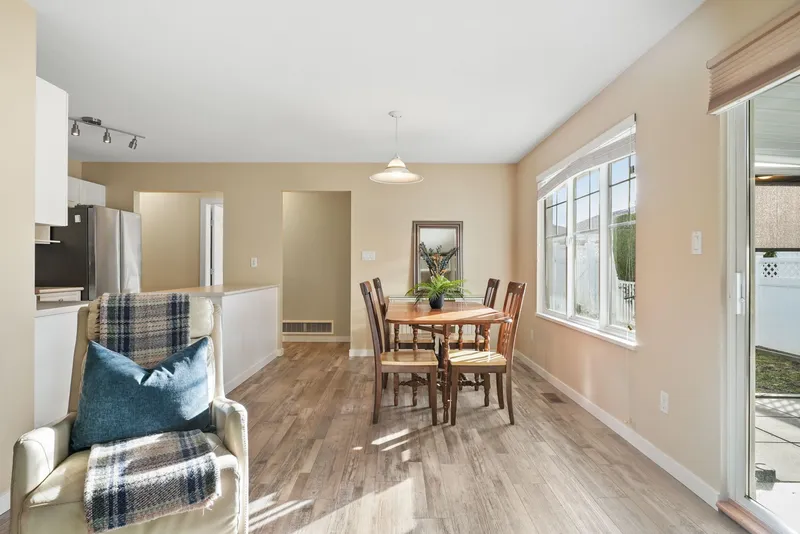 62 6885 184 STREET - photo 4 of 25