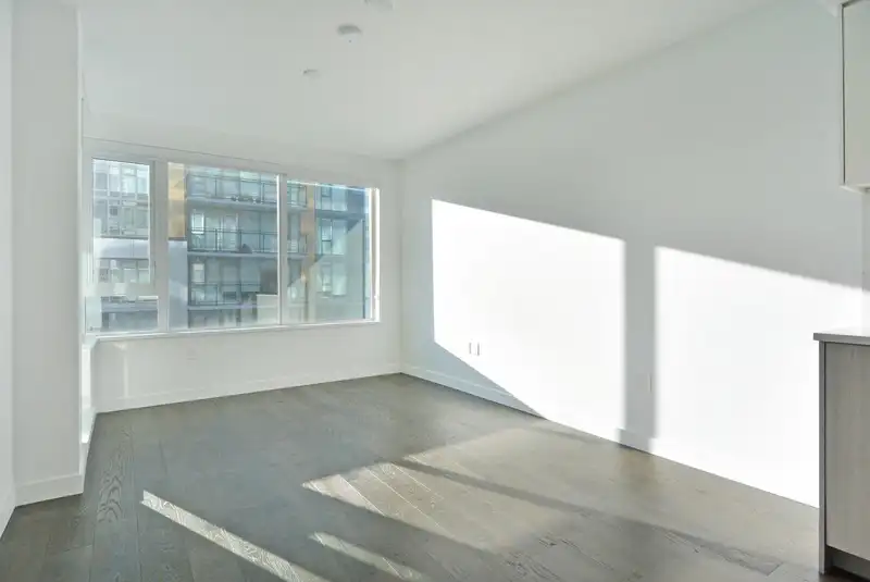 806 8160 MCMYN WAY - photo 2 of 24