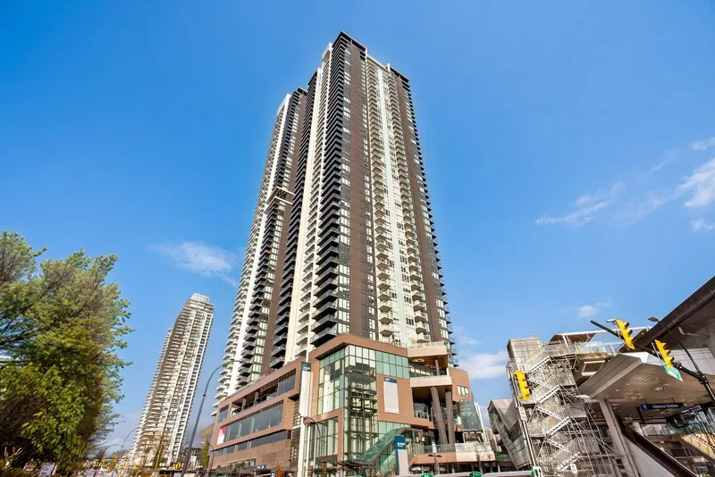 3706 2186  GILMORE AVENUE - photo 1 of 25