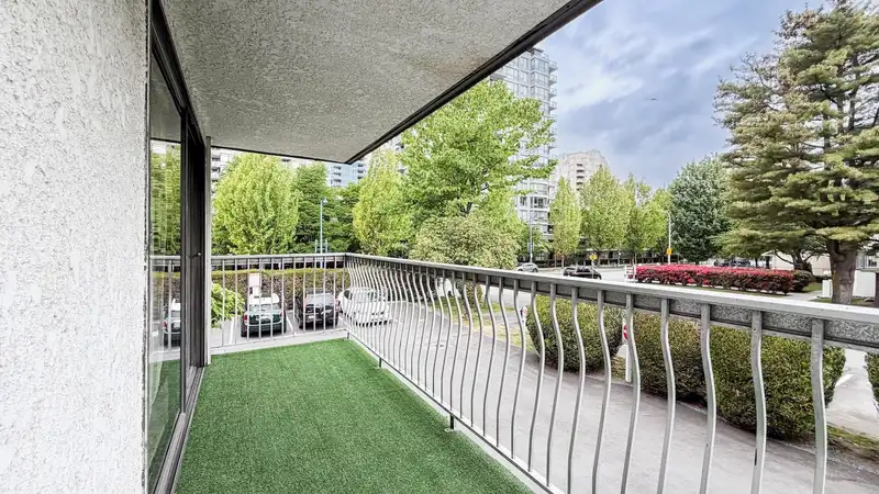 102 6380 BUSWELL STREET - photo 2 of 18