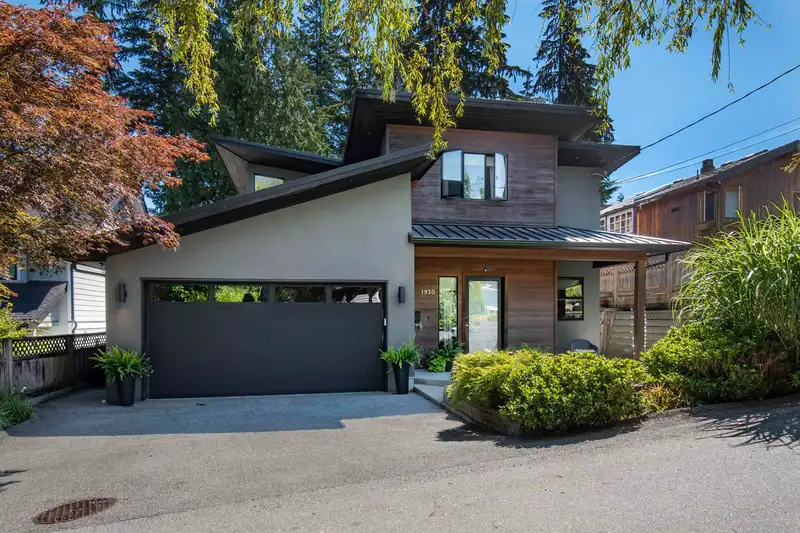 1930 PANORAMA DRIVE - photo 1 of 40