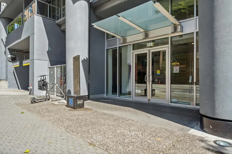 2311 788 HAMILTON STREET - photo 2 of 25